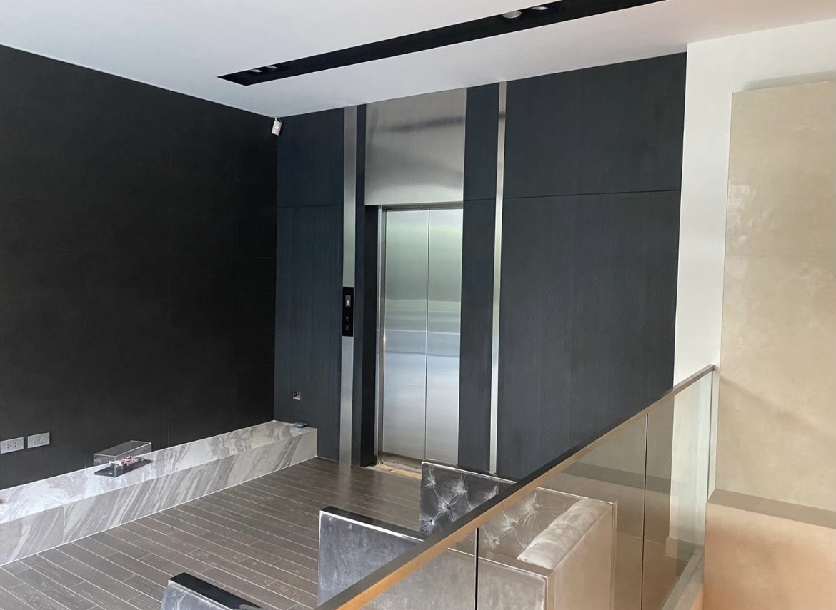 Modern Home Lift with TFT Screen Lift