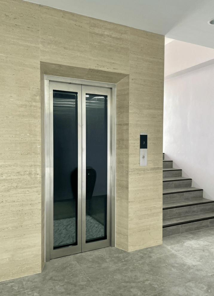 NEKtech Petfood Middle Staircase Lift