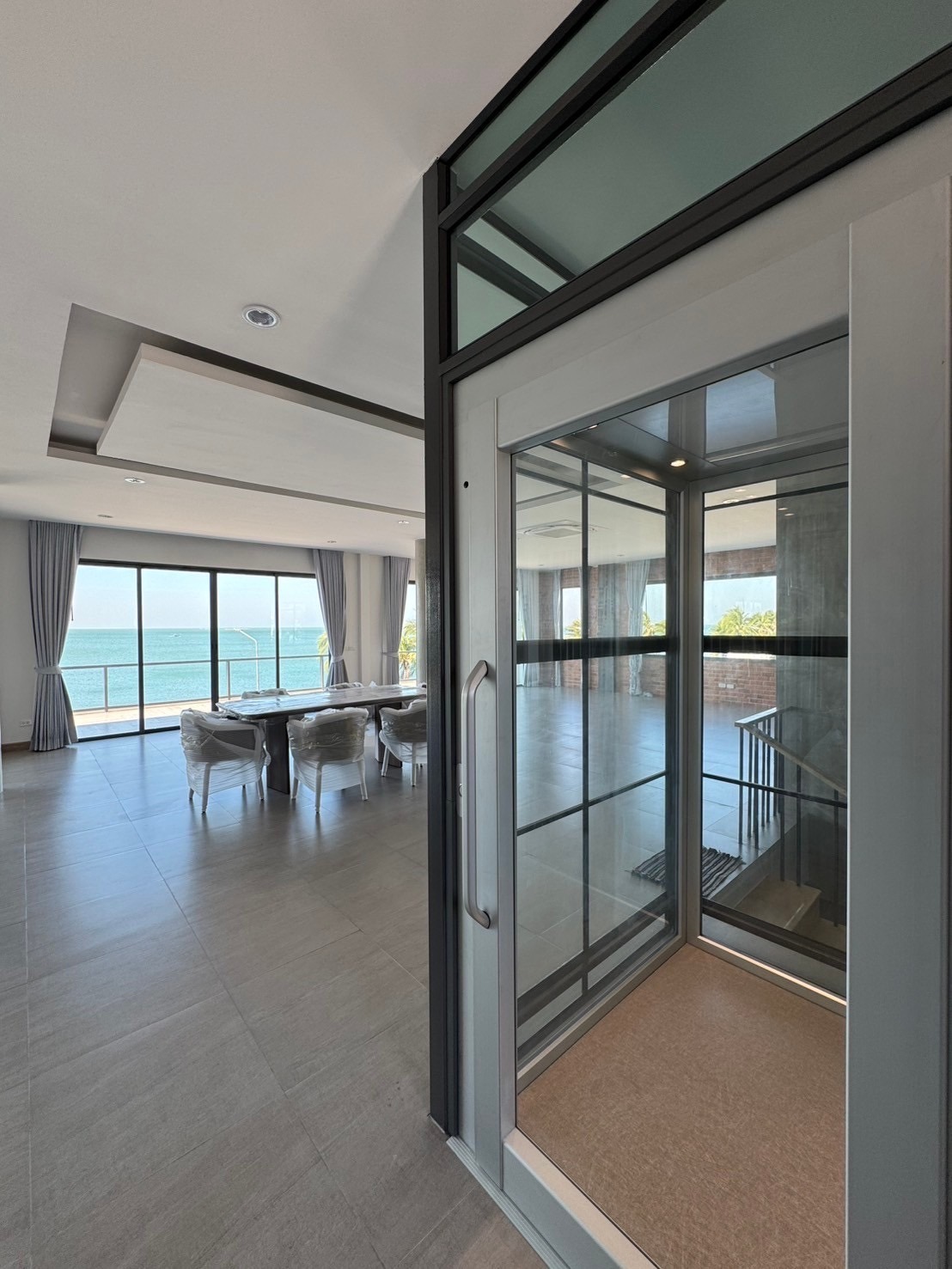 Bangsaen Private Residence Lift